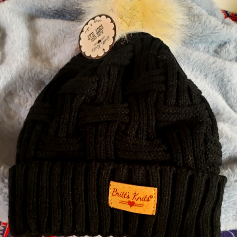 SUPER WARM, BLACK FUZZY TOQUE WITH FLEECE LINING AND POM POM